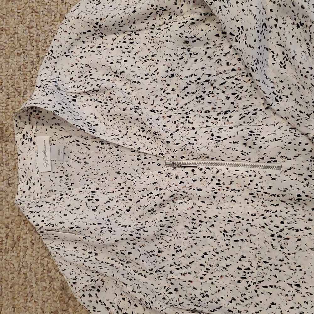 Cute top for work 3/4 length sleeves